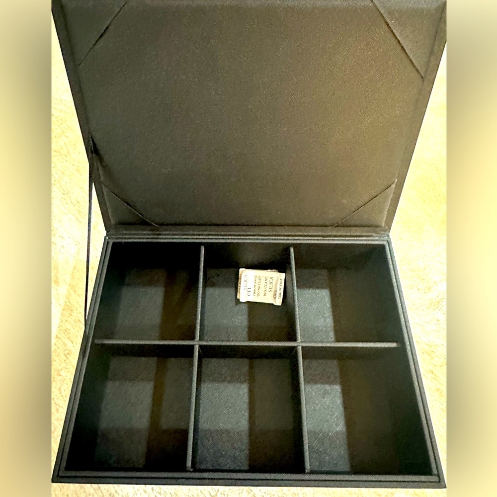 NIB Tea Box. 6 sections. Black.